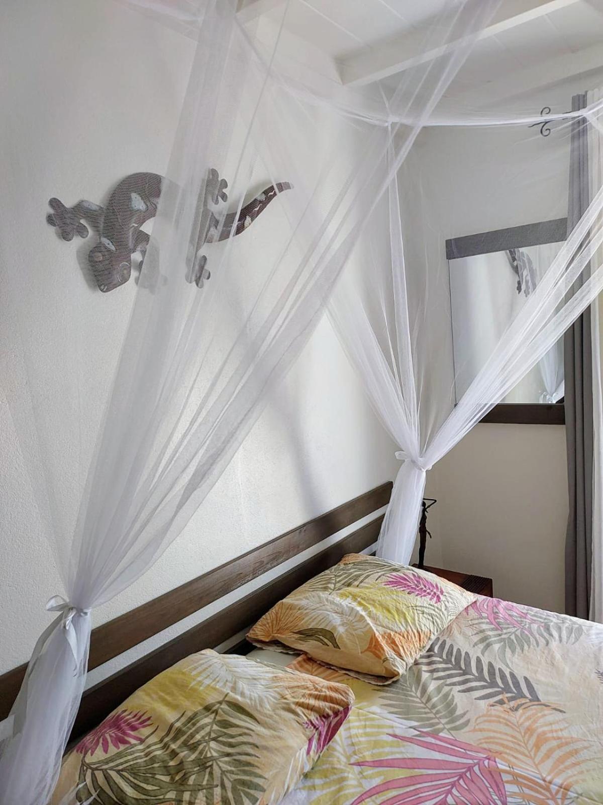 Chamb'Bouchons Apartment แซงต์-ฟรองซัวส์ ภายนอก รูปภาพ